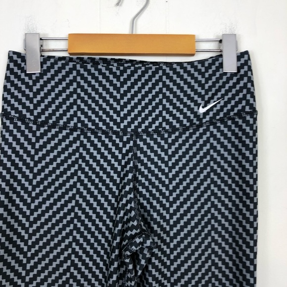 Nike Legend 2.0 Dri Fit Zig-Zag Capri Leggings Sz S - Picture 5 of 14
